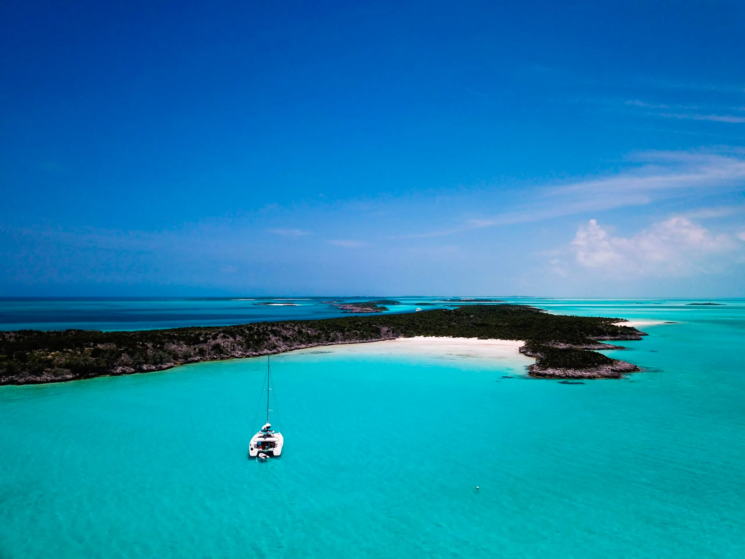 Explore Warderick Wells Cay: A conservation oasis in the Exumas with unmatched snorkeling, serene hiking, and breathtaking views.