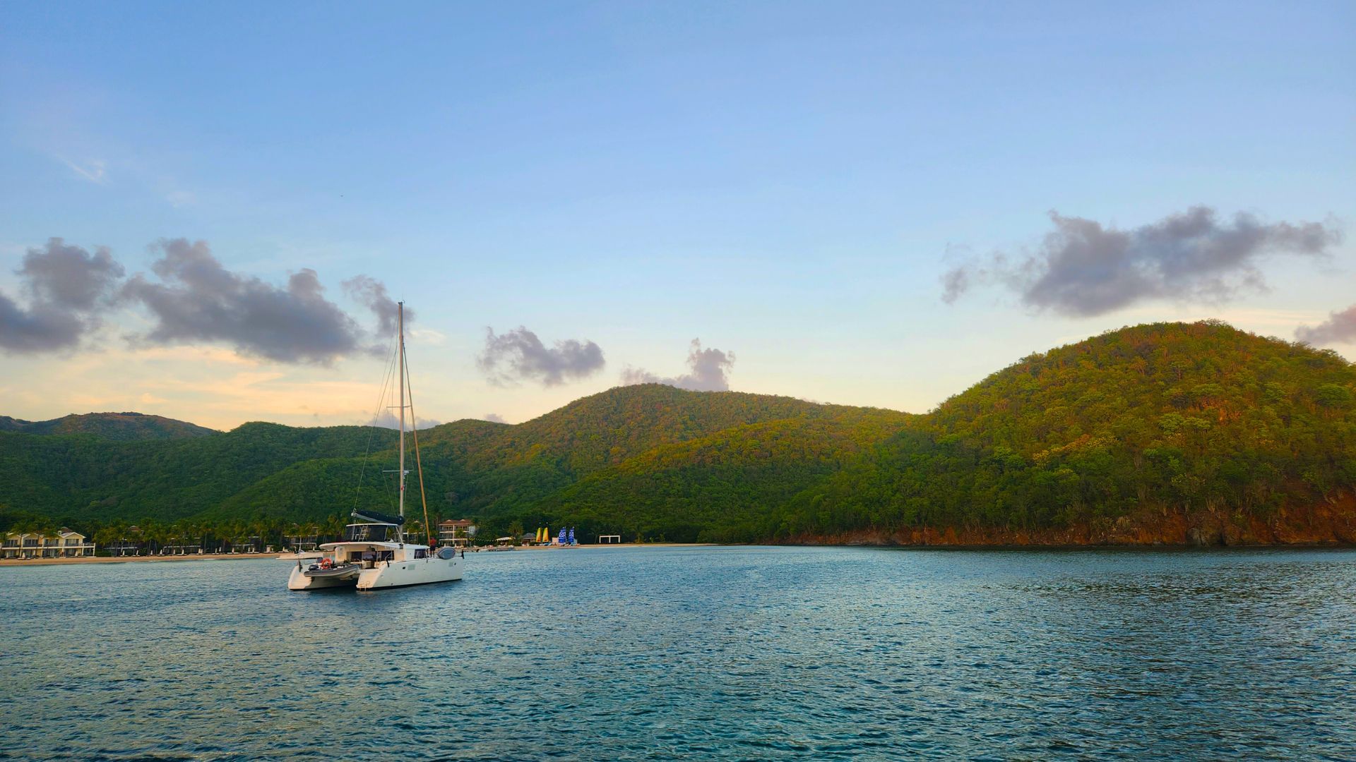 Discover Carlisle Bay in Antigua - a scenic anchorage with great snorkeling, a boater-friendly resort, and beautiful surroundings. Ideal for a peaceful getaway.