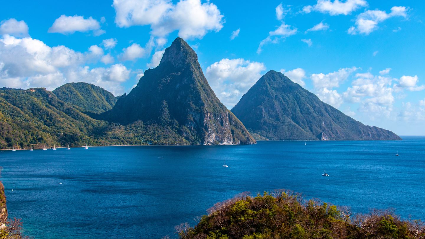 Explore Hummingbird Anchorage, St Lucia. Enjoy dining at Hummingbird Restaurant and snorkeling along the beach. Be mindful of local fishing and security.
