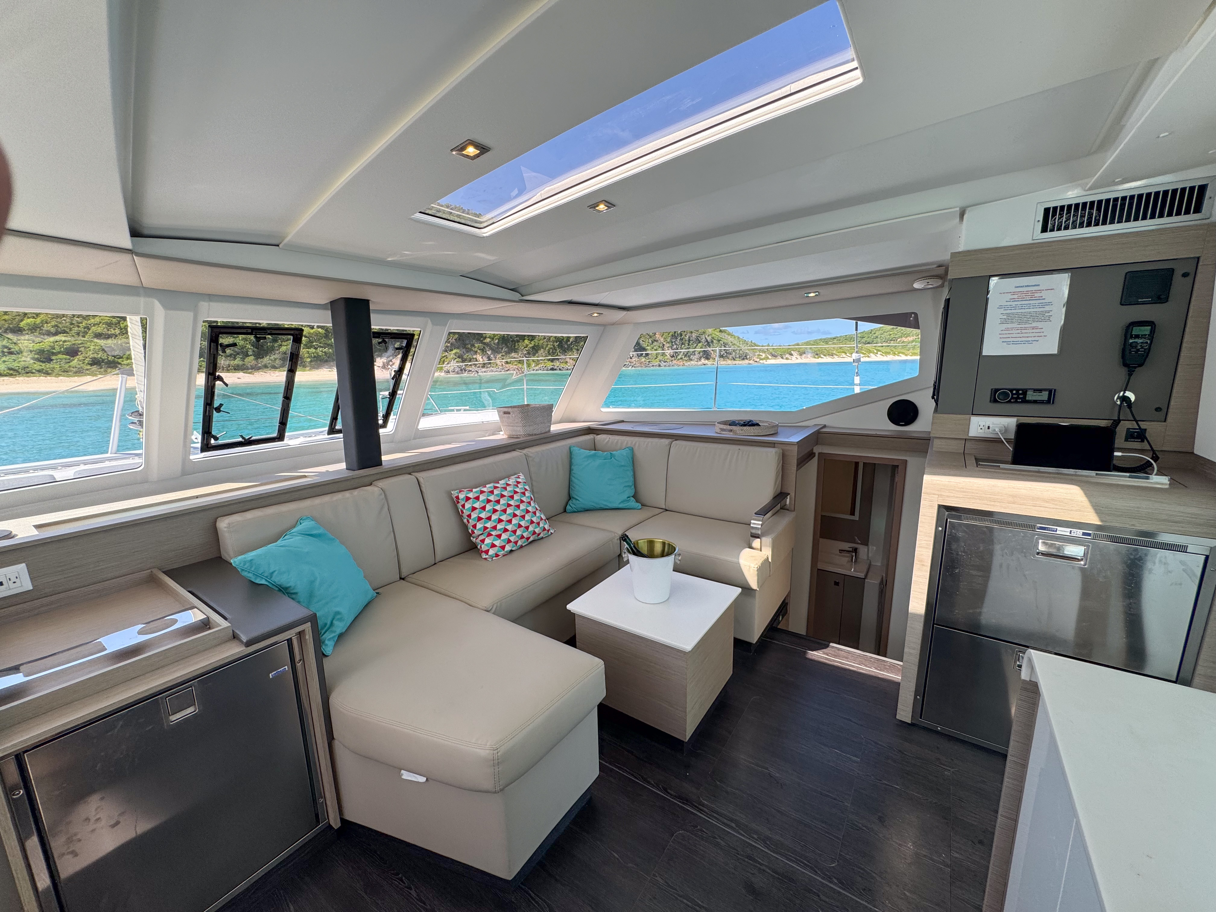 DÉJÀ VU, 2022 Fountaine Pajot Isla 40, British Virgin Islands