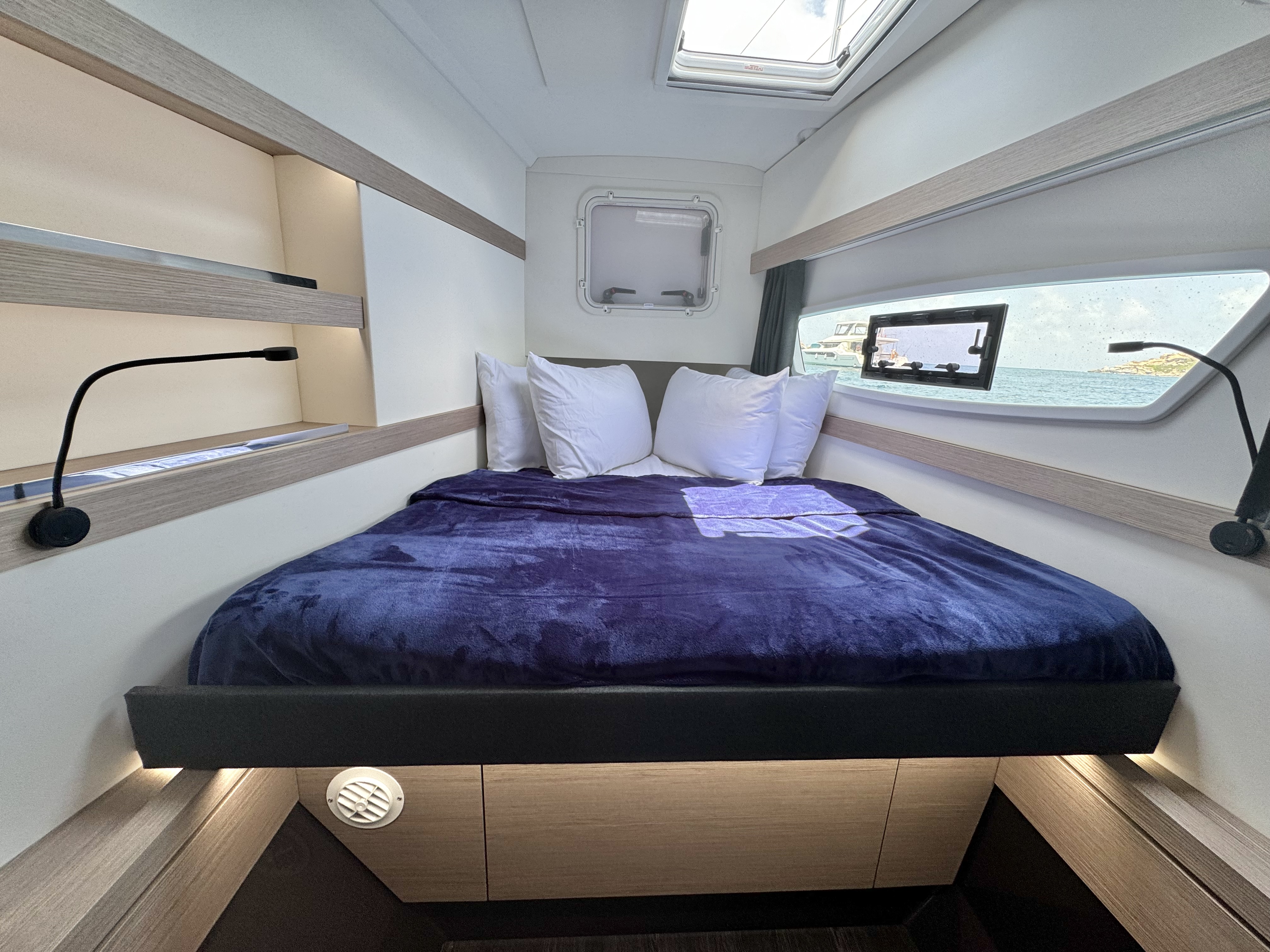 DÉJÀ VU, 2022 Fountaine Pajot Isla 40, British Virgin Islands