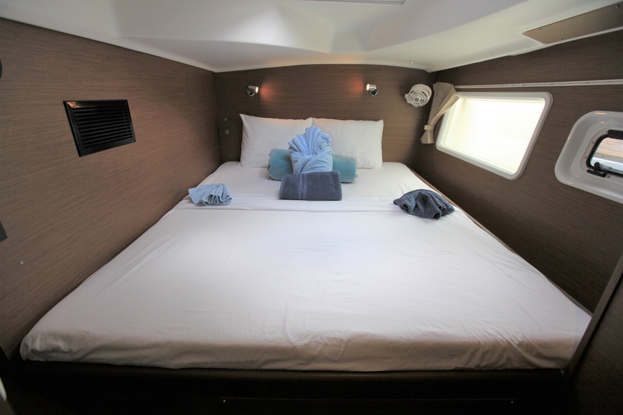 SAINT BLUE, 2019 Lagoon 380, British Virgin Islands