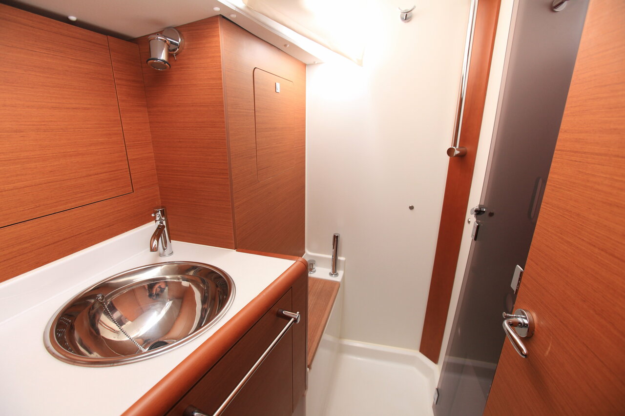 INDIAN CHIEF, 2019 Sun Odyssey 419, British Virgin Islands
