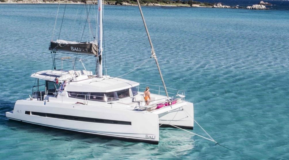 LURTZ, a 2021 Bali 4.1 available for charter in Tahiti.