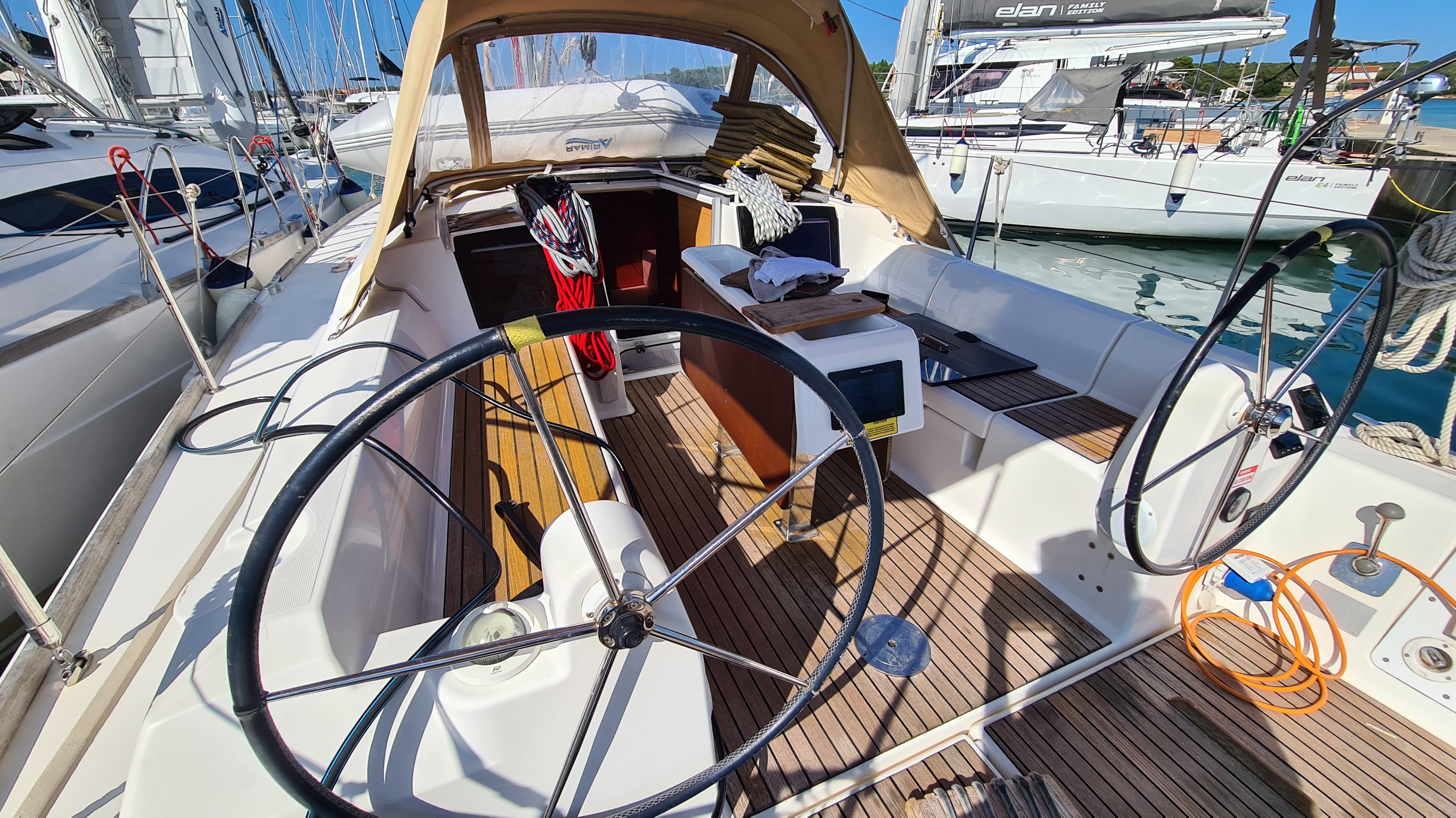 VALENCIA, 2016 Dufour 350 GL, Croatia
