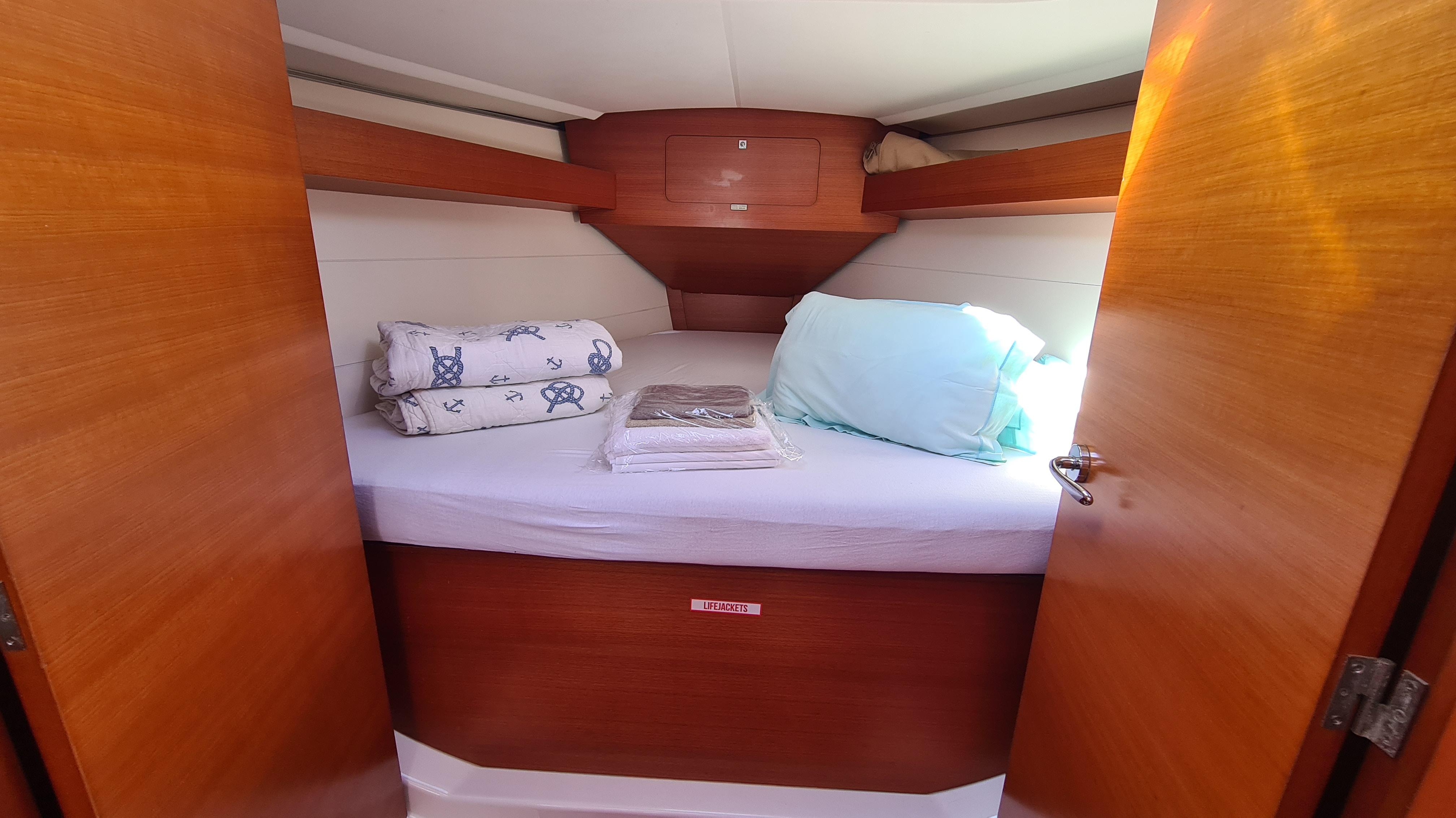VALENCIA, 2016 Dufour 350 GL, Croatia
