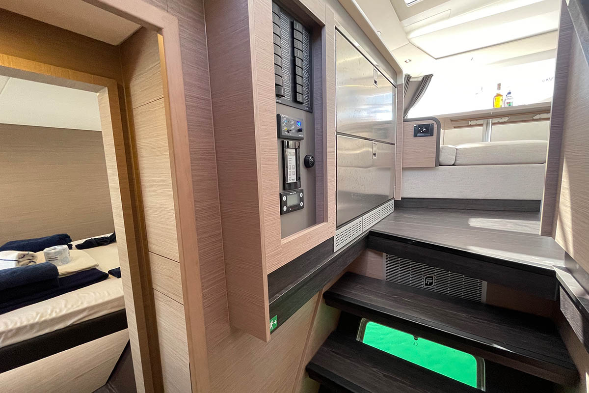 KNOTTY CAT (FOREVER YOUNG), 2022 Fountaine Pajot Tanna 47, British Virgin Islands