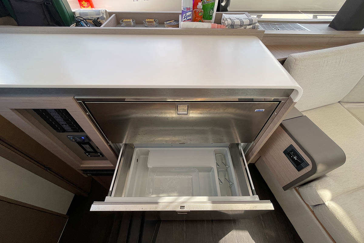 KNOTTY CAT (FOREVER YOUNG), 2022 Fountaine Pajot Tanna 47, British Virgin Islands