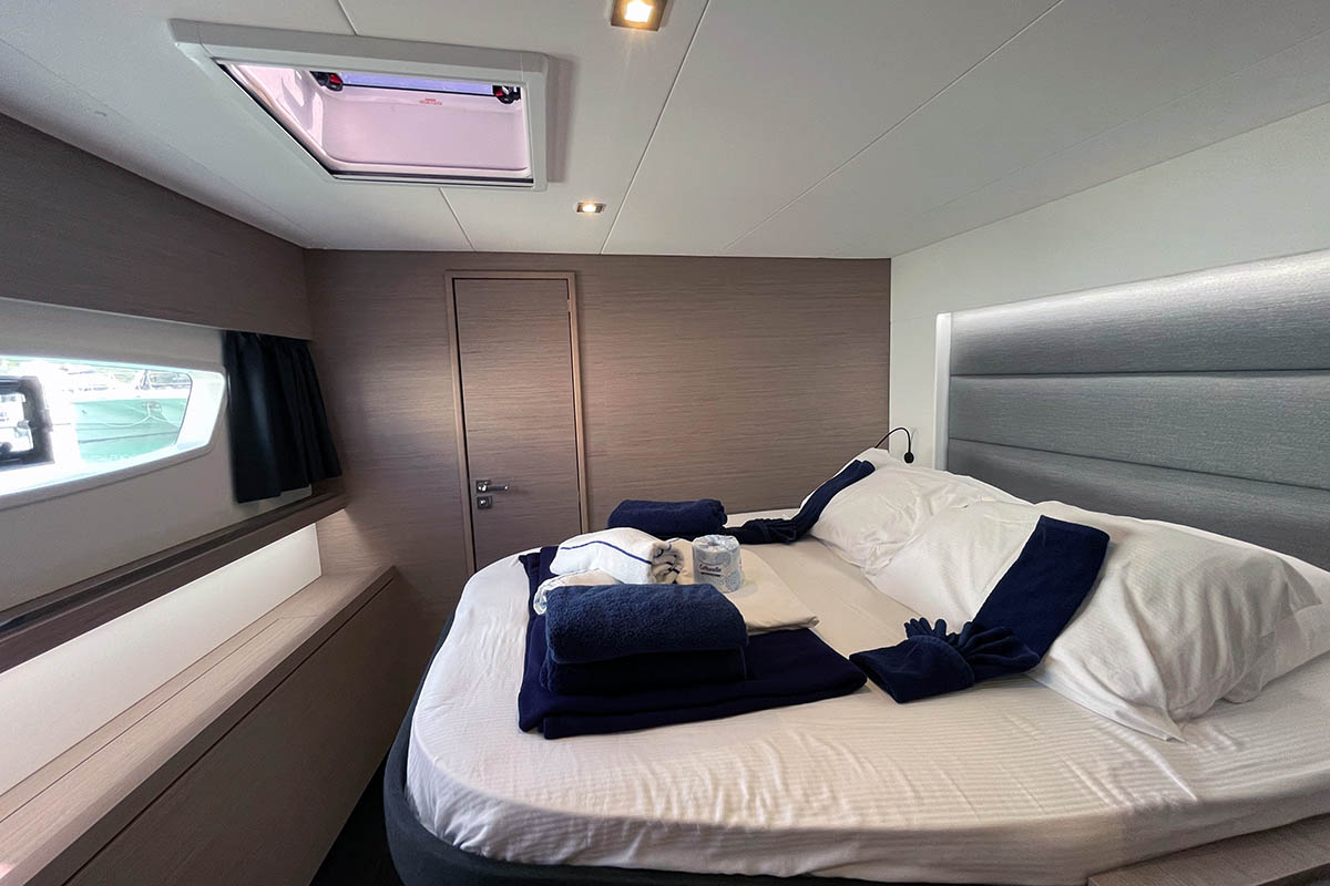 KNOTTY CAT (FOREVER YOUNG), 2022 Fountaine Pajot Tanna 47, British Virgin Islands
