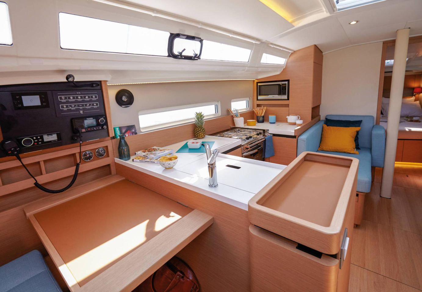 ERETMOCHELYS, 2022 Sun Odyssey 410, Exuma Bahamas