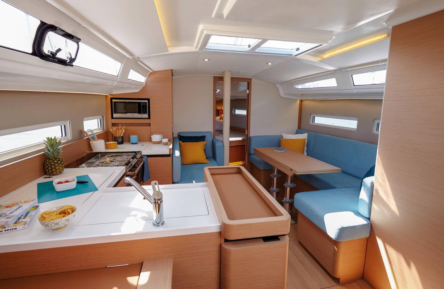 ERETMOCHELYS, 2022 Sun Odyssey 410, Exuma Bahamas