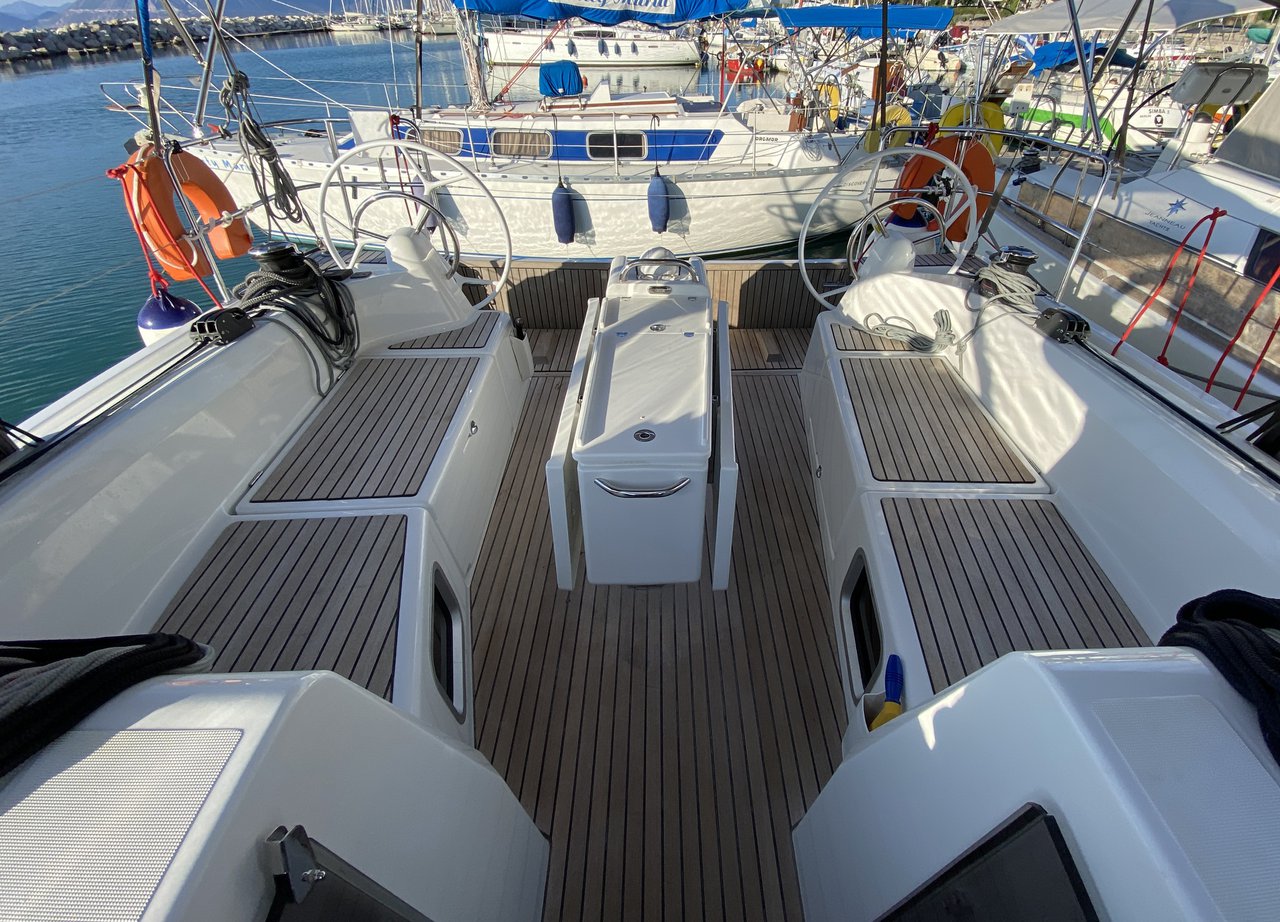 ALMA LIBRE VI, 2020 Sun Odyssey 410, Greece