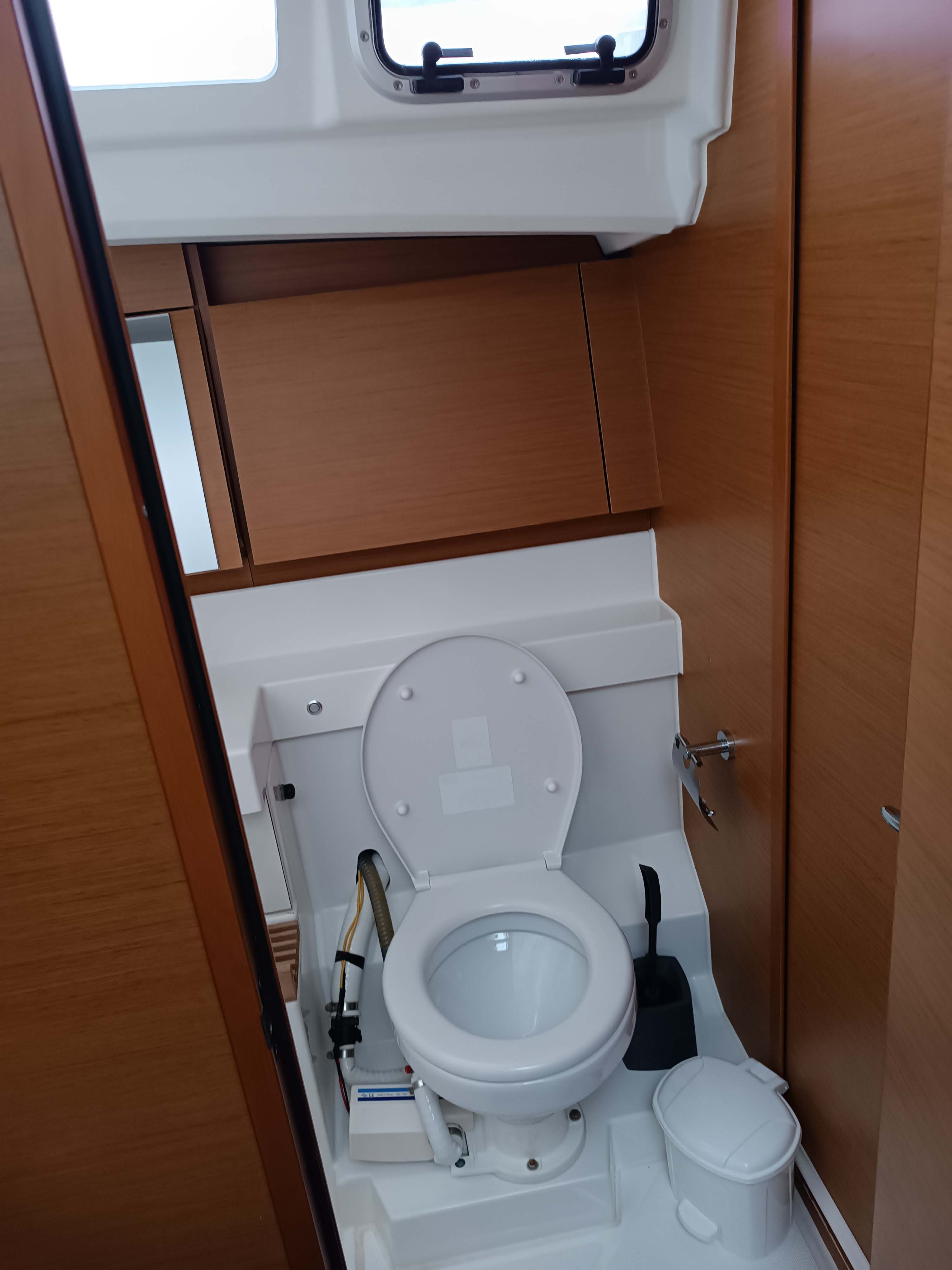 FUNKY ONE, 2020 Sun Odyssey 440, Greece