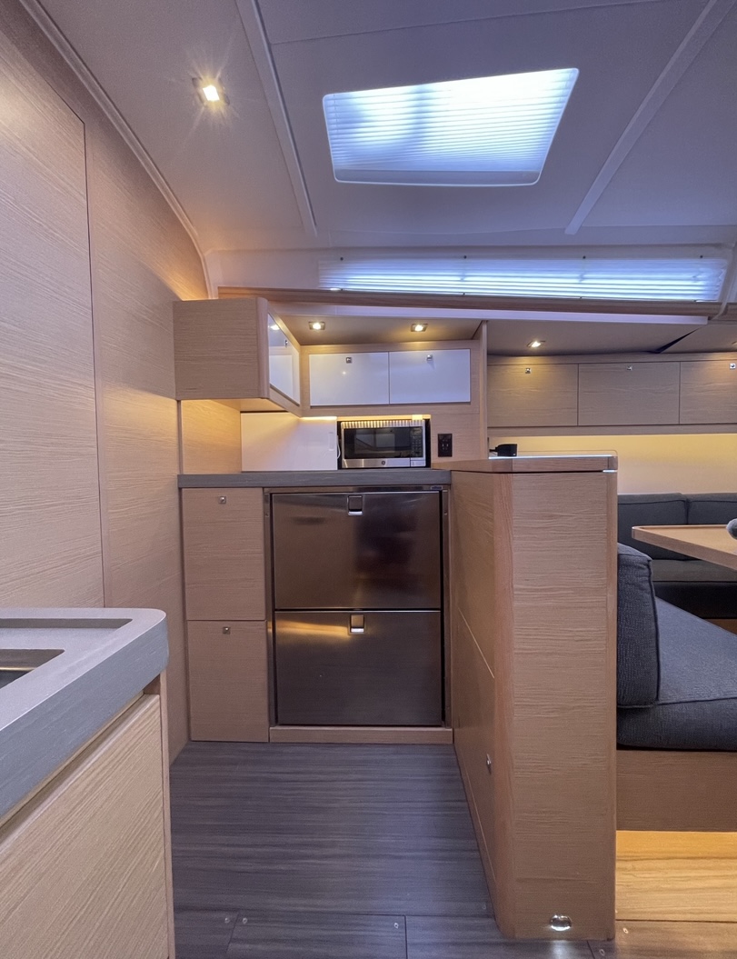 KNOT ONLINE, 2022 Dufour 470, British Virgin Islands