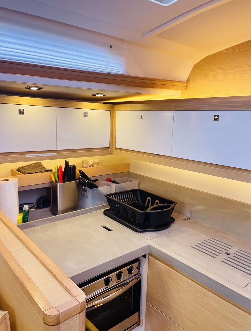 KNOT ONLINE, 2022 Dufour 470, British Virgin Islands