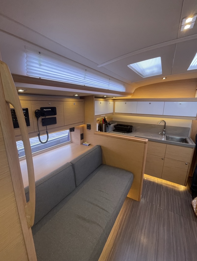 KNOT ONLINE, 2022 Dufour 470, British Virgin Islands