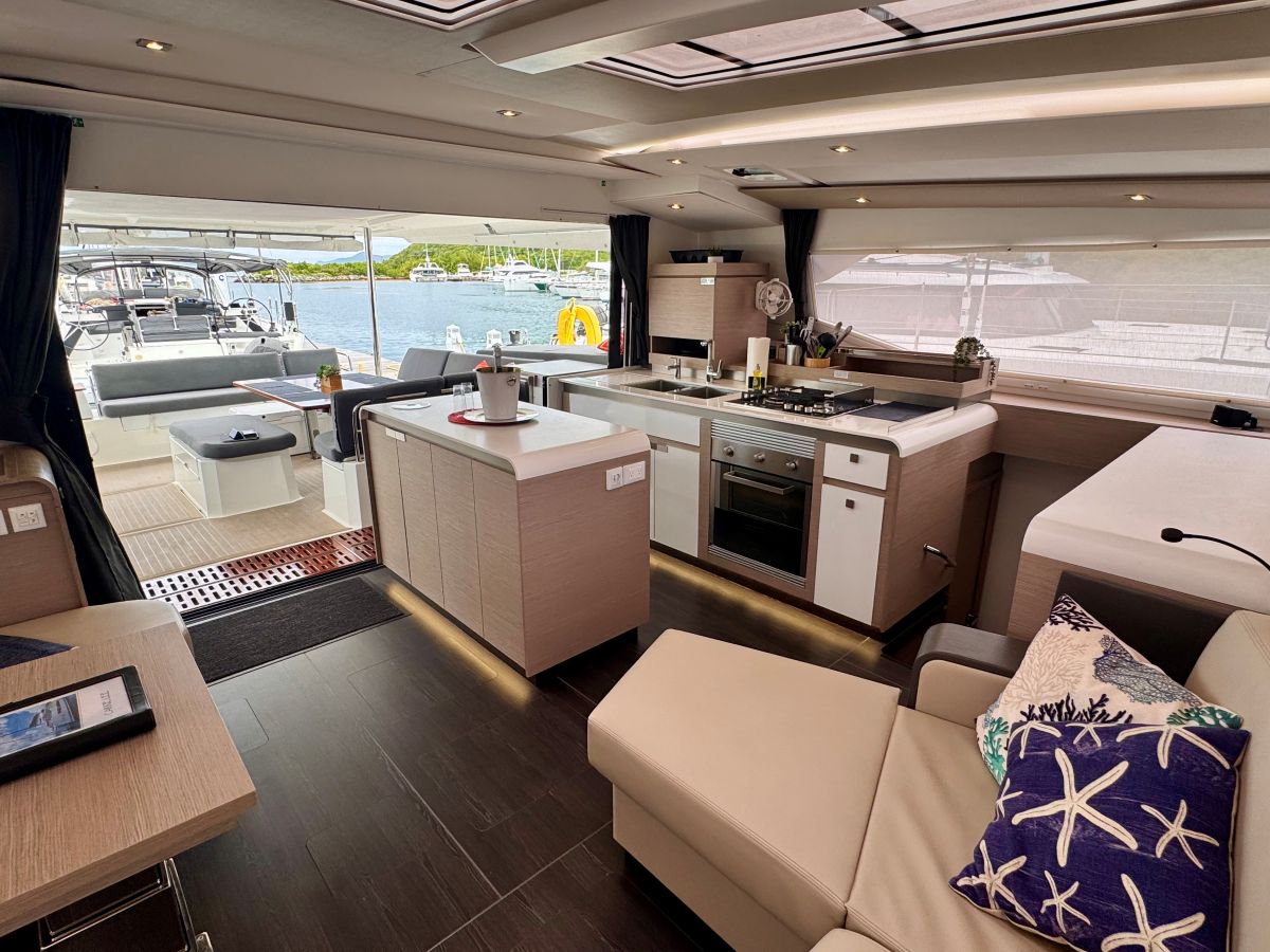 CARRIE LEE, 2023 Fountaine Pajot Aura 51, British Virgin Islands