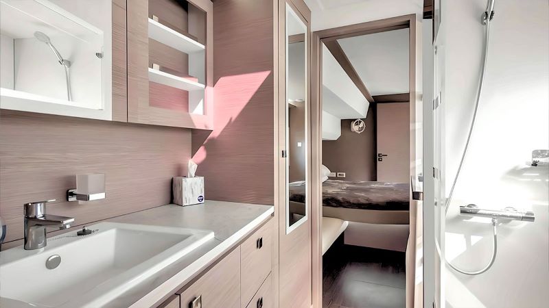 RED LYON, 2022 Fountaine Pajot MY5, Abaco Bahamas
