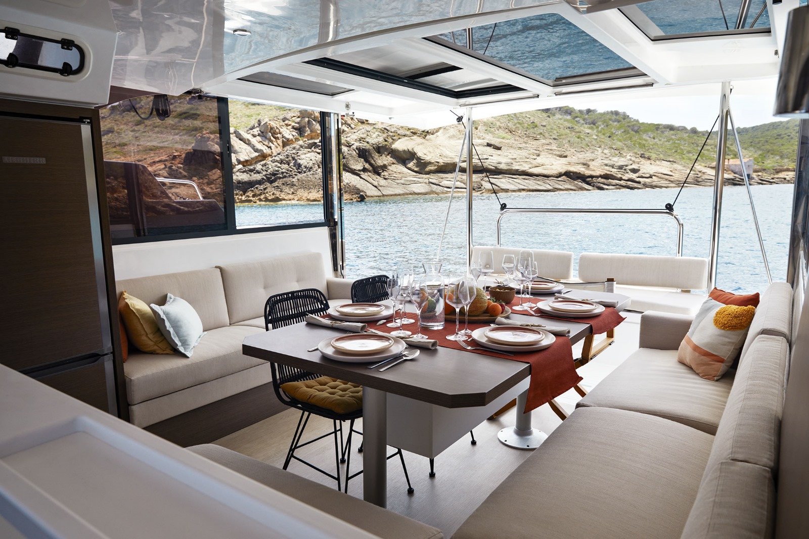 DIAMANT TROPICAL, 2025 Bali Catspace, St. Vincent and the Grenadines