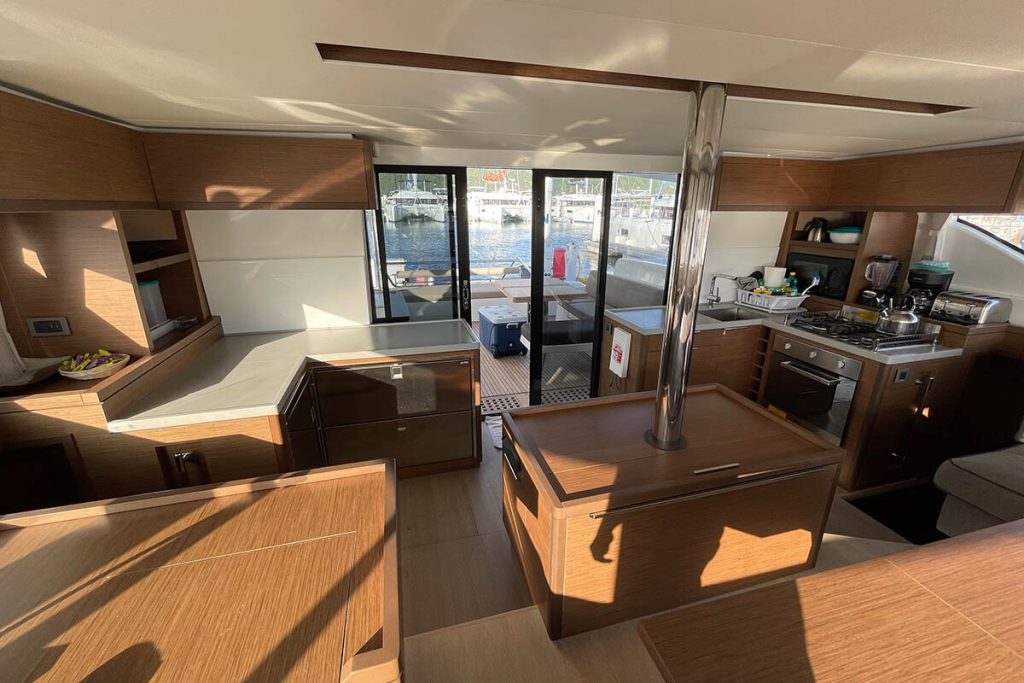 PURA VIDA, 2015 Lagoon 450, St. Vincent and the Grenadines