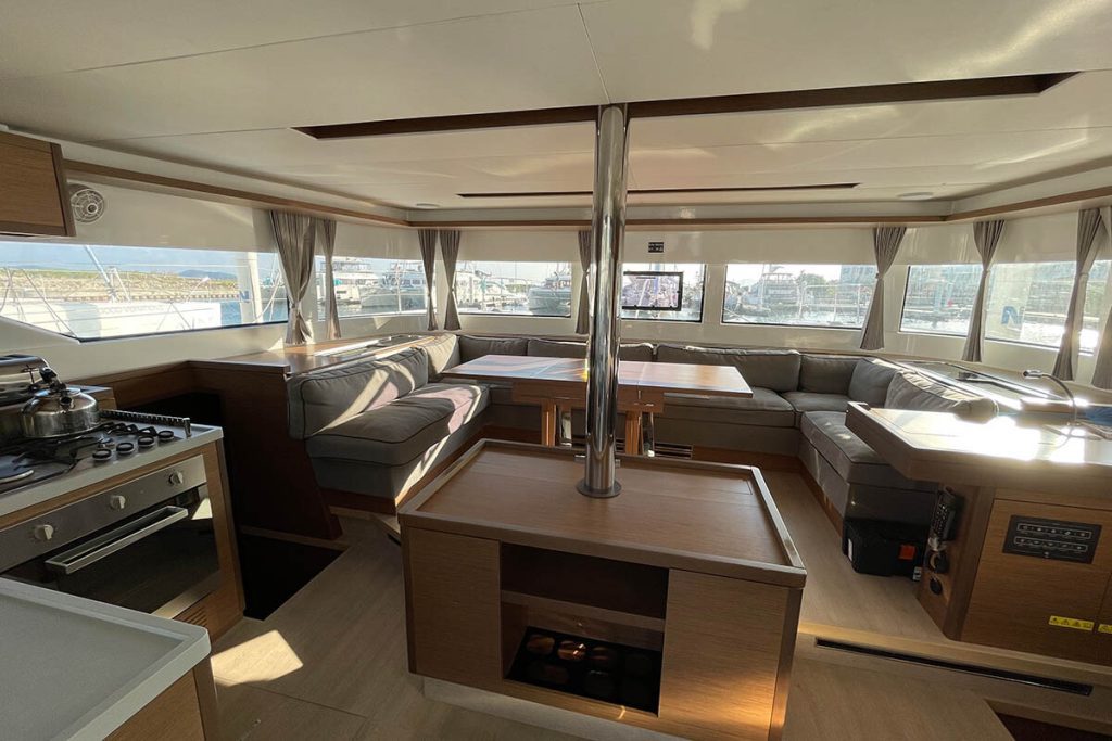 PURA VIDA, 2015 Lagoon 450, St. Vincent and the Grenadines