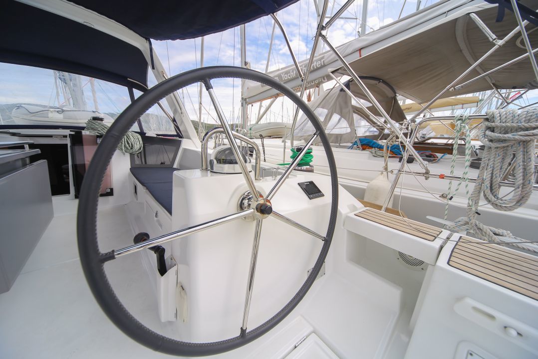 STRAUSS, 2017 Oceanis 45, Guadeloupe