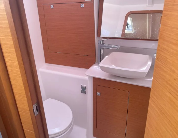 ALMA LIBRE IX, 2023 Dufour 390, Greece