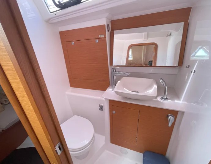 ALMA LIBRE IX, 2023 Dufour 390, Greece