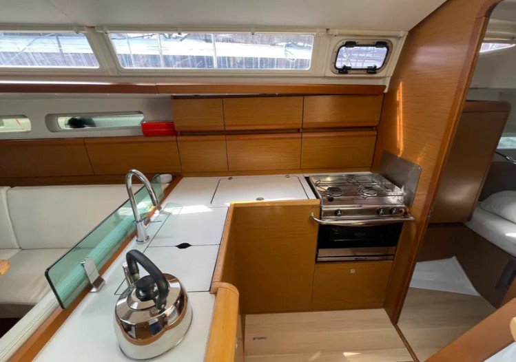 BLUEBERRY, 2019 Sun Odyssey 419, Greece