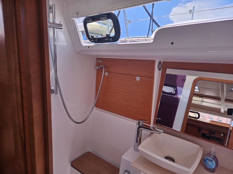 SUNSHINE DAYDREAM, 2023 Dufour 430, US Virgin Islands
