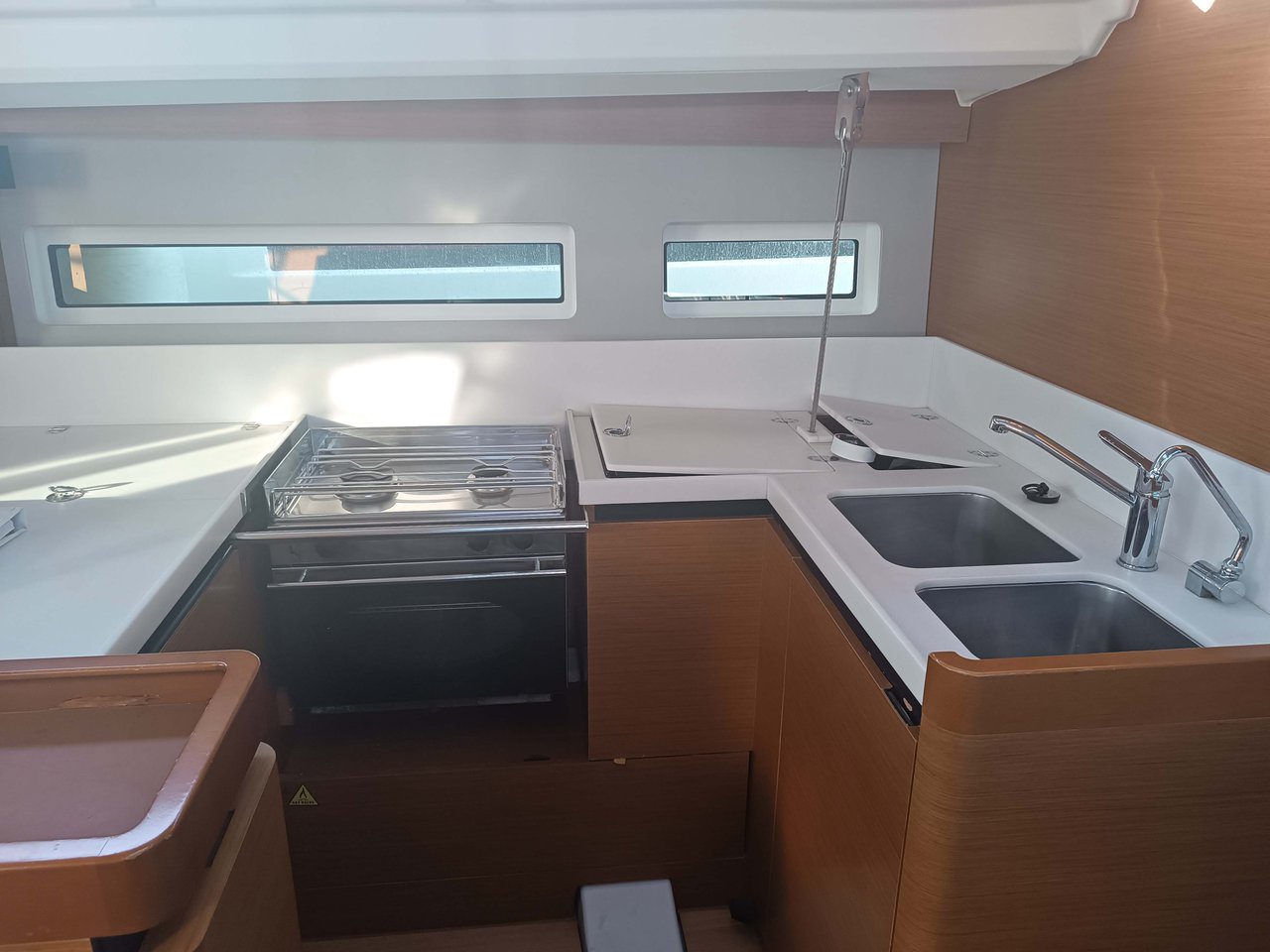 APOLLONAS, 2020 Sun Odyssey 440, Greece