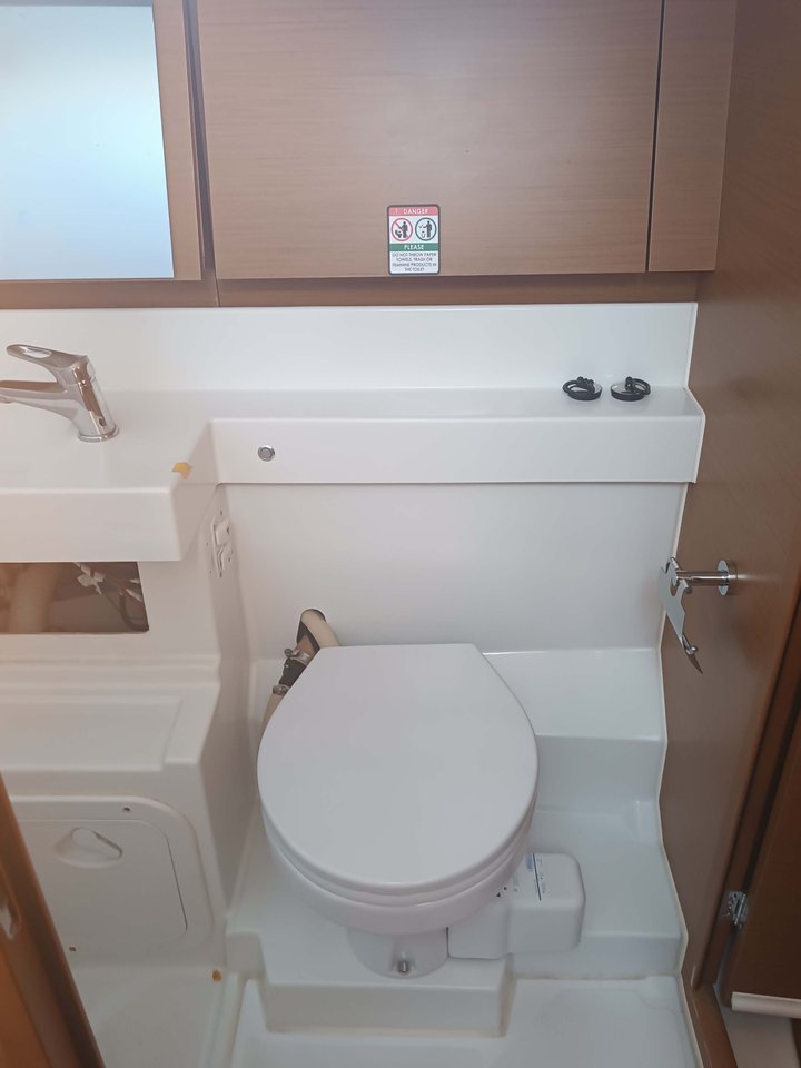 APOLLONAS, 2020 Sun Odyssey 440, Greece