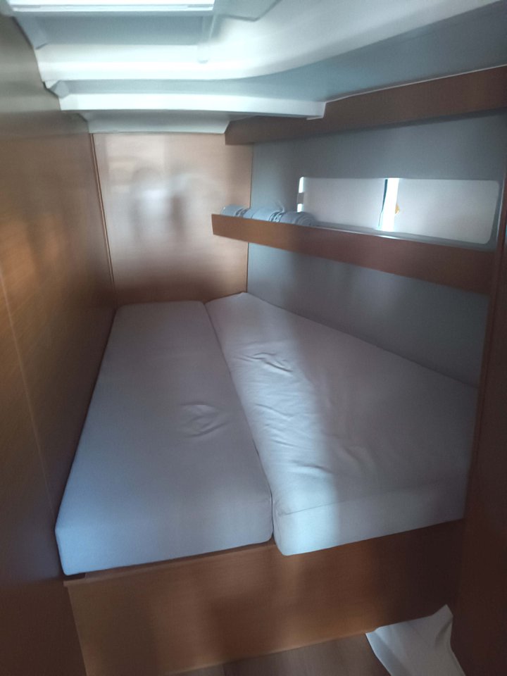APOLLONAS, 2020 Sun Odyssey 440, Greece