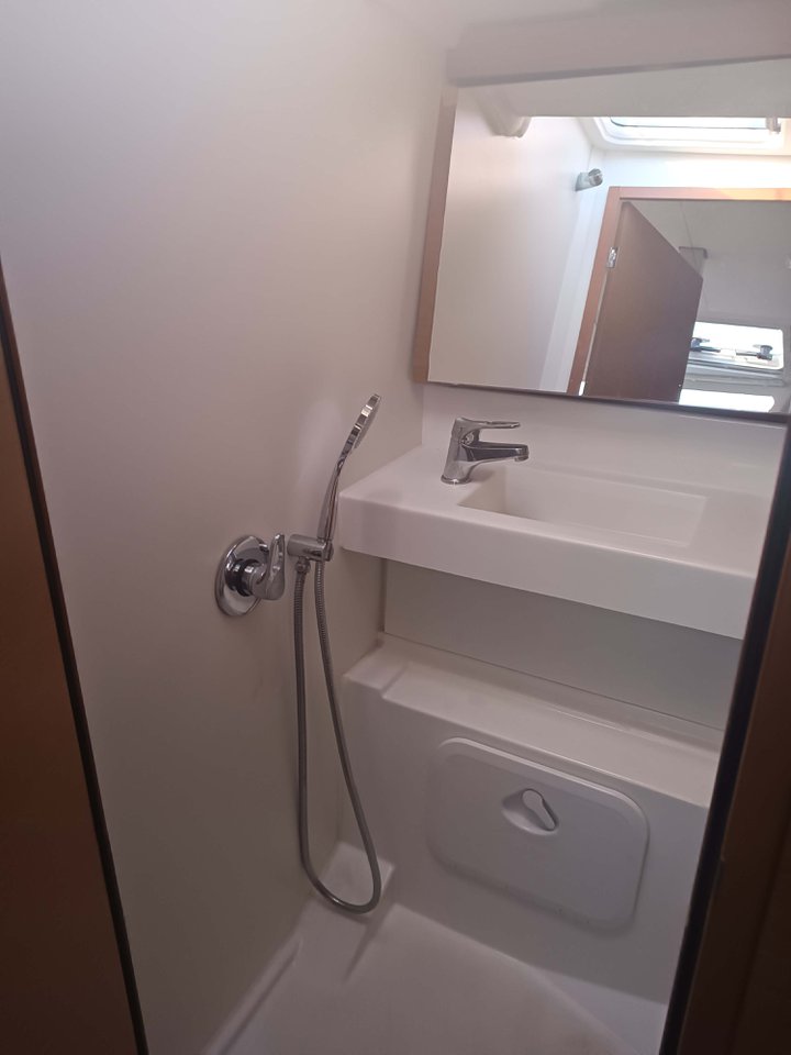 APOLLONAS, 2020 Sun Odyssey 440, Greece