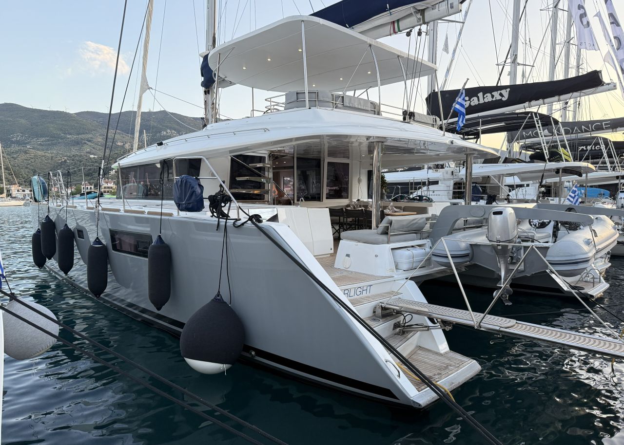Starlight (Crewed), 2017 Lagoon 560 S2, Greece