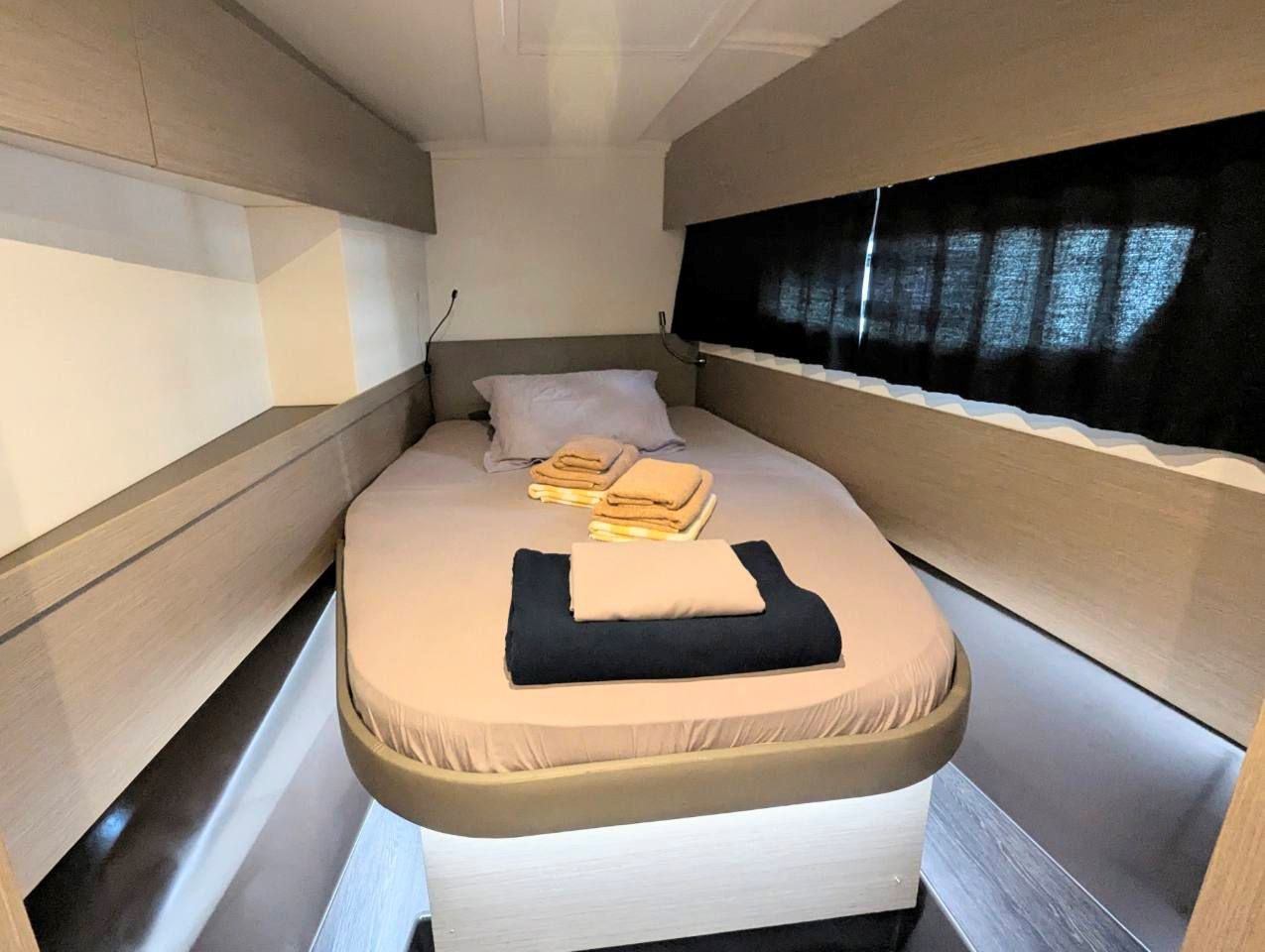 PRINCE DES MERS, 2020 Fountaine Pajot Astrea 42, Exuma Bahamas