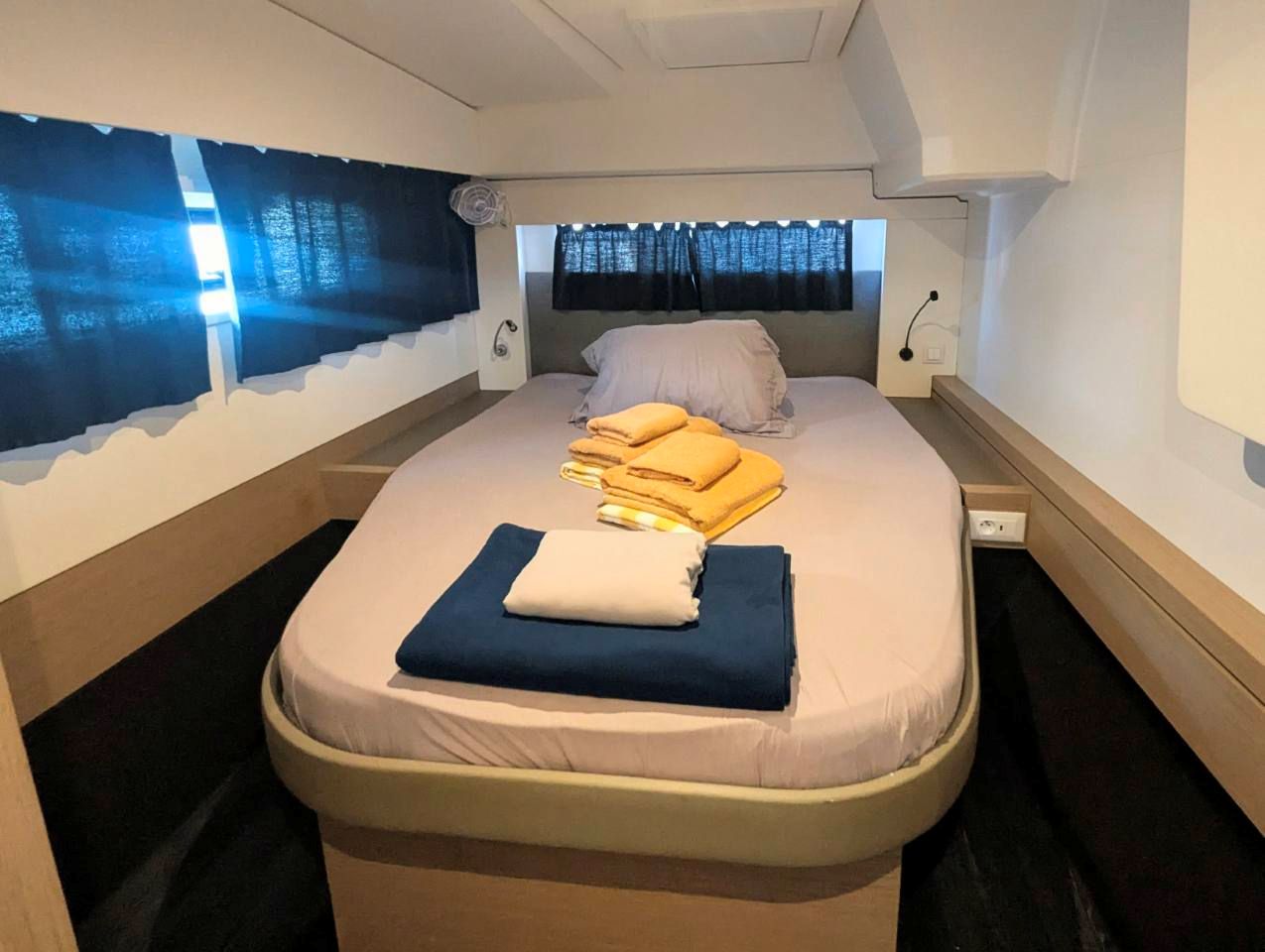 PRINCE DES MERS, 2020 Fountaine Pajot Astrea 42, Exuma Bahamas