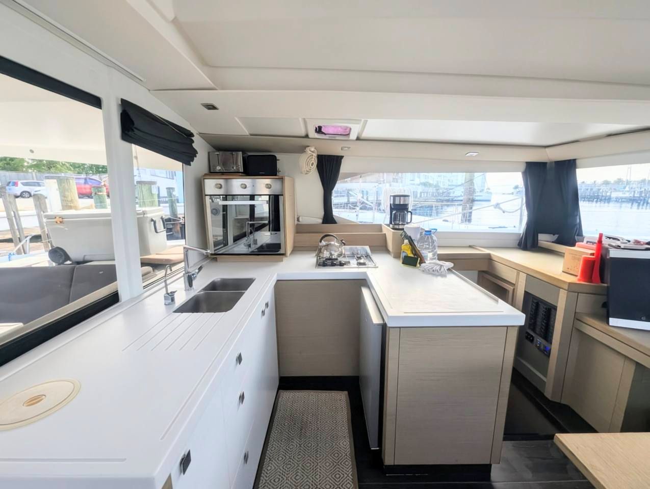 PRINCE DES MERS, 2020 Fountaine Pajot Astrea 42, Exuma Bahamas