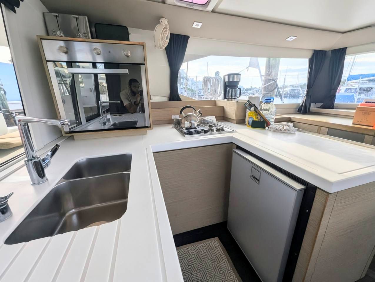 PRINCE DES MERS, 2020 Fountaine Pajot Astrea 42, Exuma Bahamas
