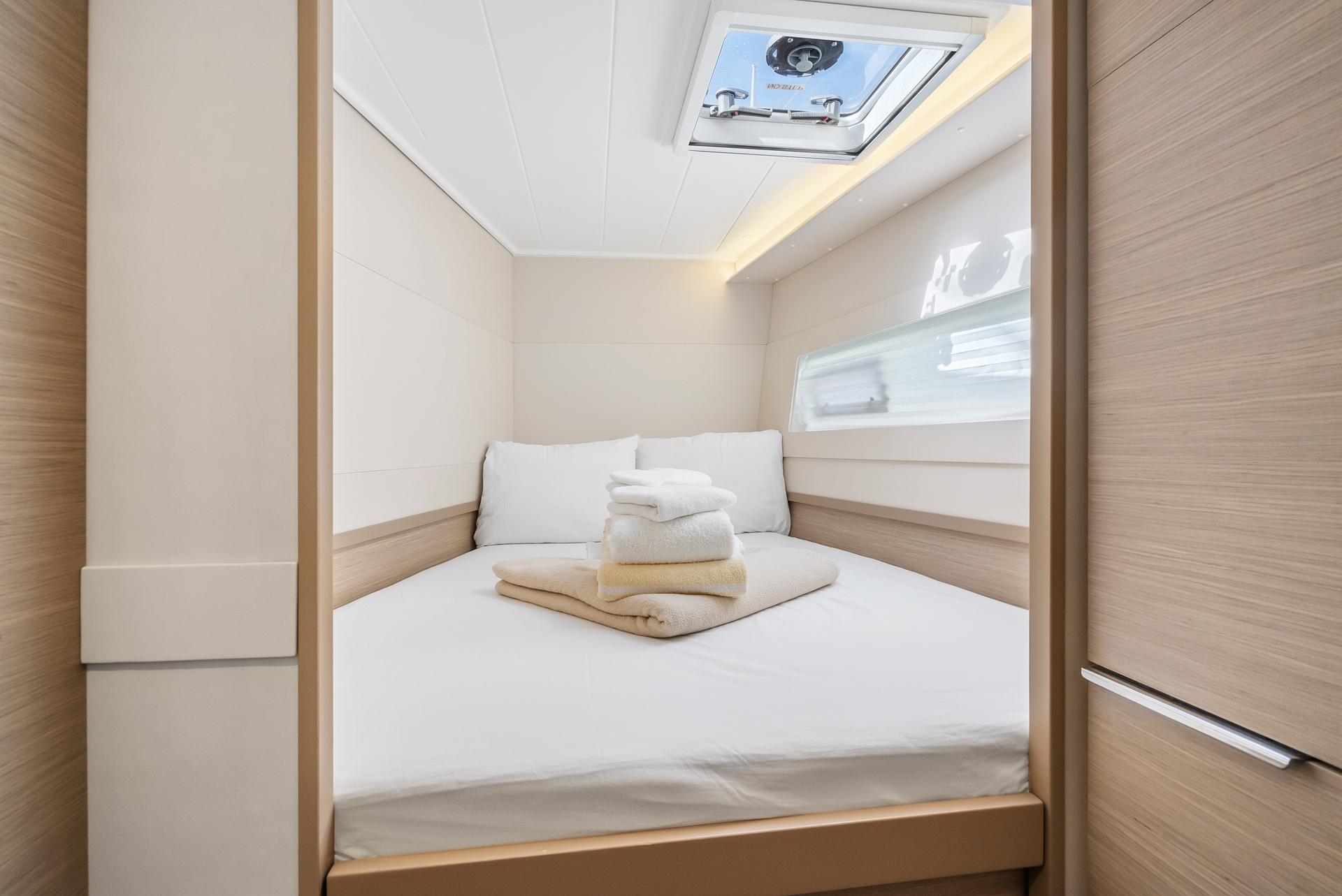 CLOUDWALKER, 2024 Lagoon 40 OW, British Virgin Islands