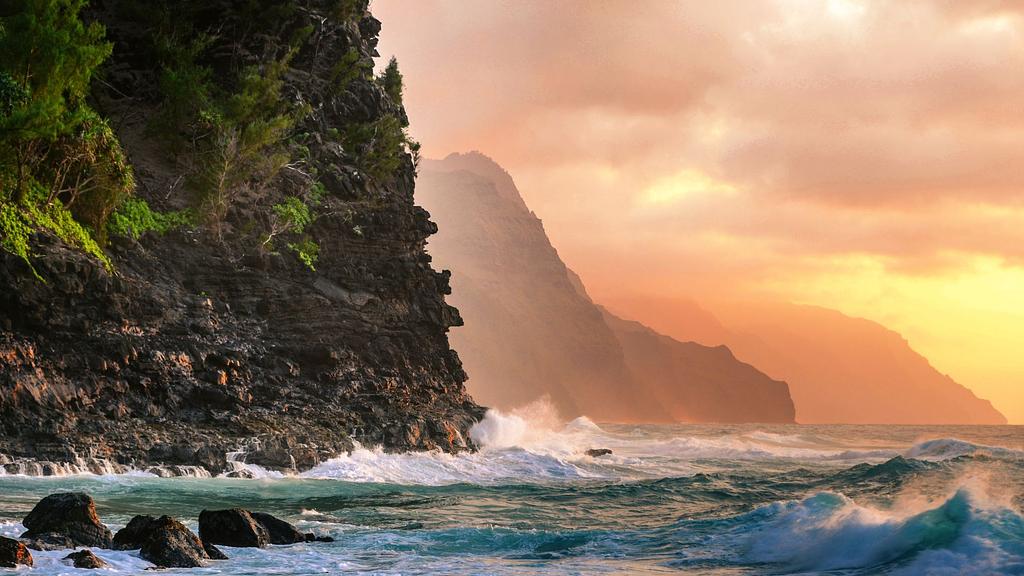 The rugged coastline of Napali, exposed to northerly swells