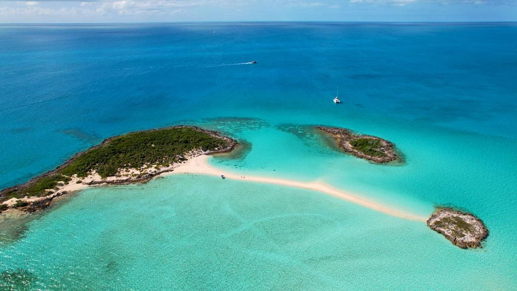 Aerial shot of the great Sandy Cay sandbar