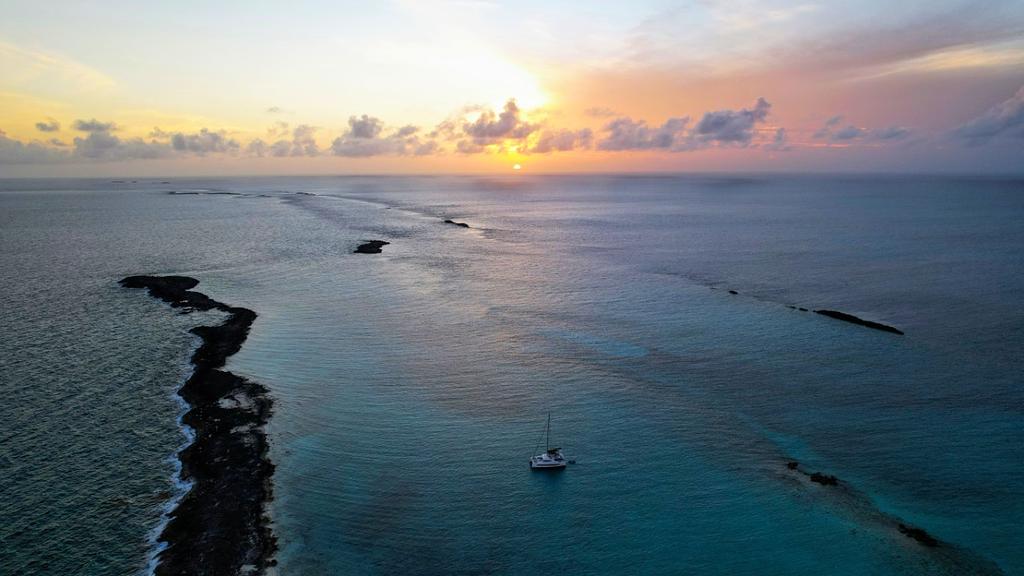 Fuera de los caminos trillados en las Exumas en nuestro viaje más reciente. Ni otro barco a la vista.