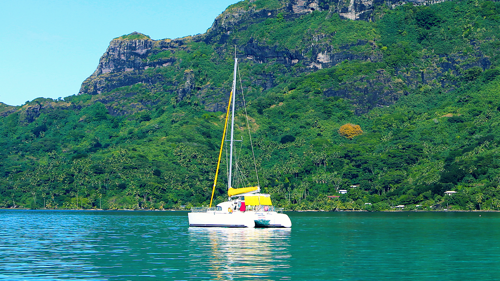 Sailing in Bora Bora, Tahiti