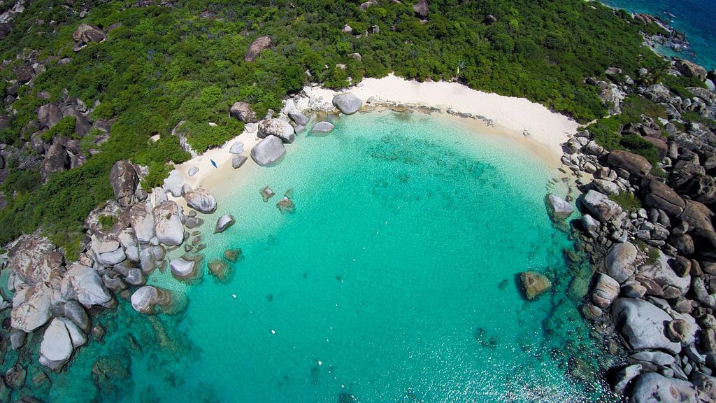 La pequeña pero hermosa playa de Devil's Bay