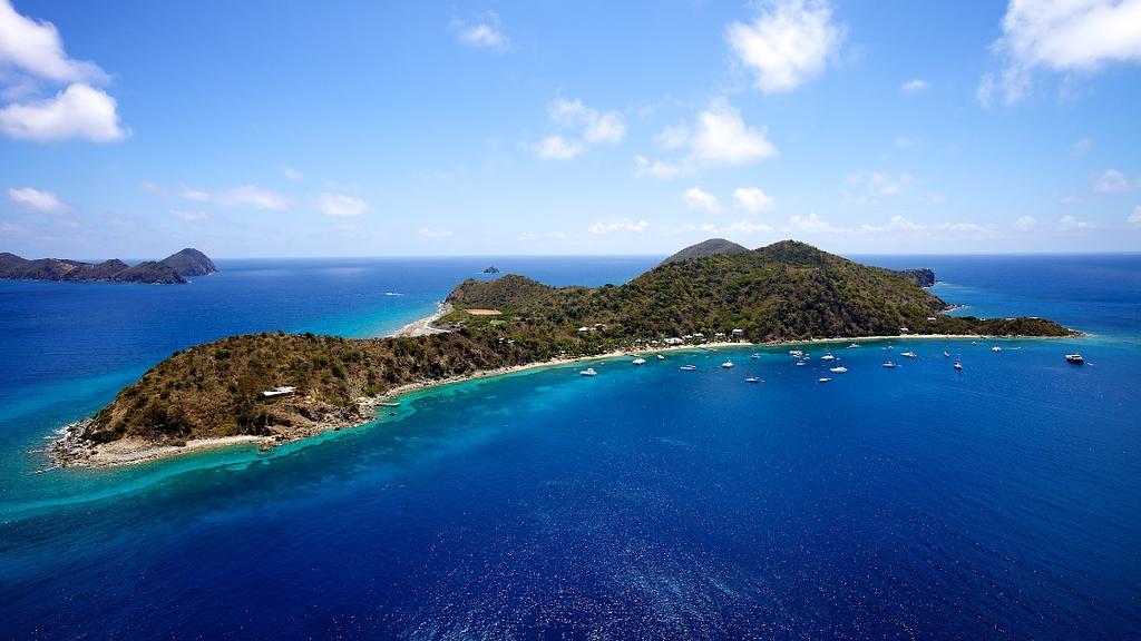 Cistern Point está a un corto viaje en bote auxiliar del campo de boyas