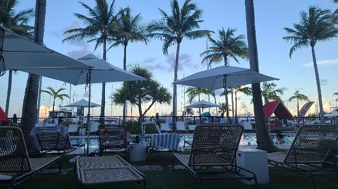 Poolside happy hour at the Perry Hotel