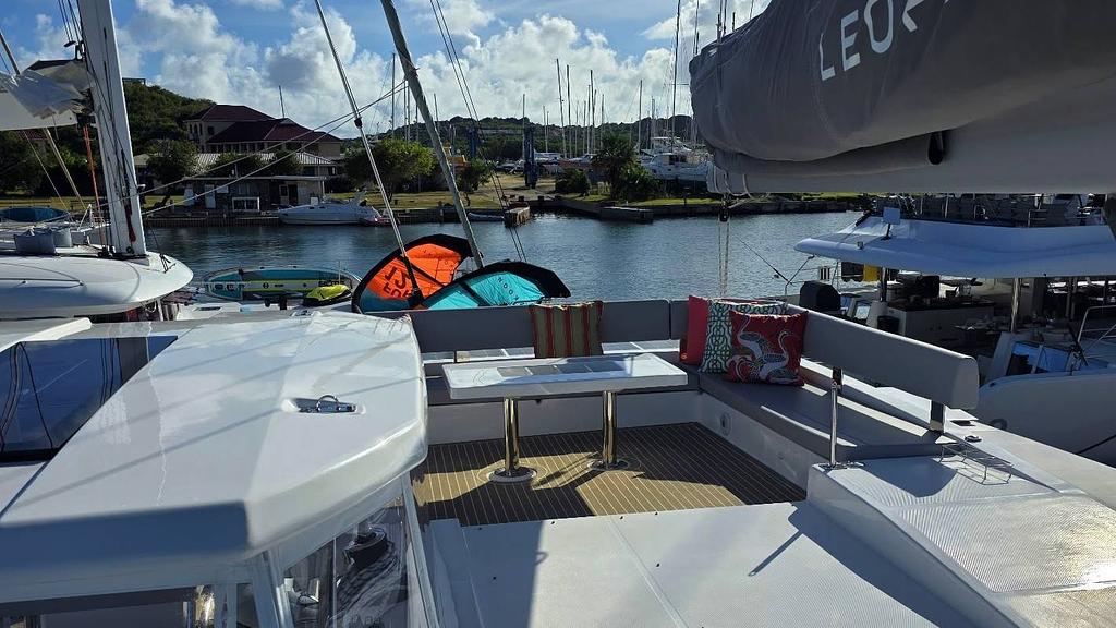 El flybridge descubierto de Changes in Latitude